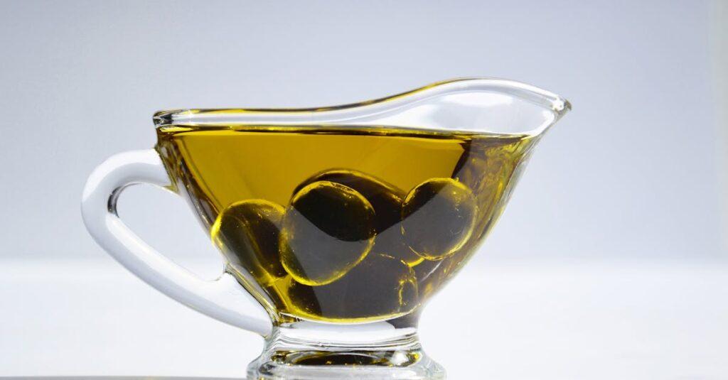découvrez l'univers fascinant de l'olive, un fruit emblématique de la méditerranée, apprécié pour ses saveurs riches et ses bienfaits pour la santé. apprenez tout sur ses variétés, son utilisation en cuisine et ses propriétés nutritives.