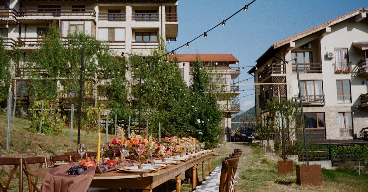 découvrez des décorations de mariage rustiques qui ajouteront une touche chaleureuse et authentique à votre grand jour. explorez des idées créatives, des matériaux naturels et des éléments vintage pour créer une ambiance unique et mémorable.