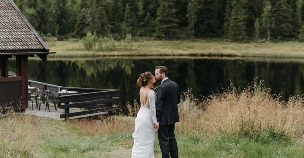 découvrez des coiffures de mariée élégantes et tendances pour sublimer votre look le jour j. inspirez-vous de nos idées de coiffures pour un mariage inoubliable, qu'il s'agisse de chignons, de tresses ou de cheveux lâchés. révélez votre beauté et votre style unique avec nos conseils de professionnels.