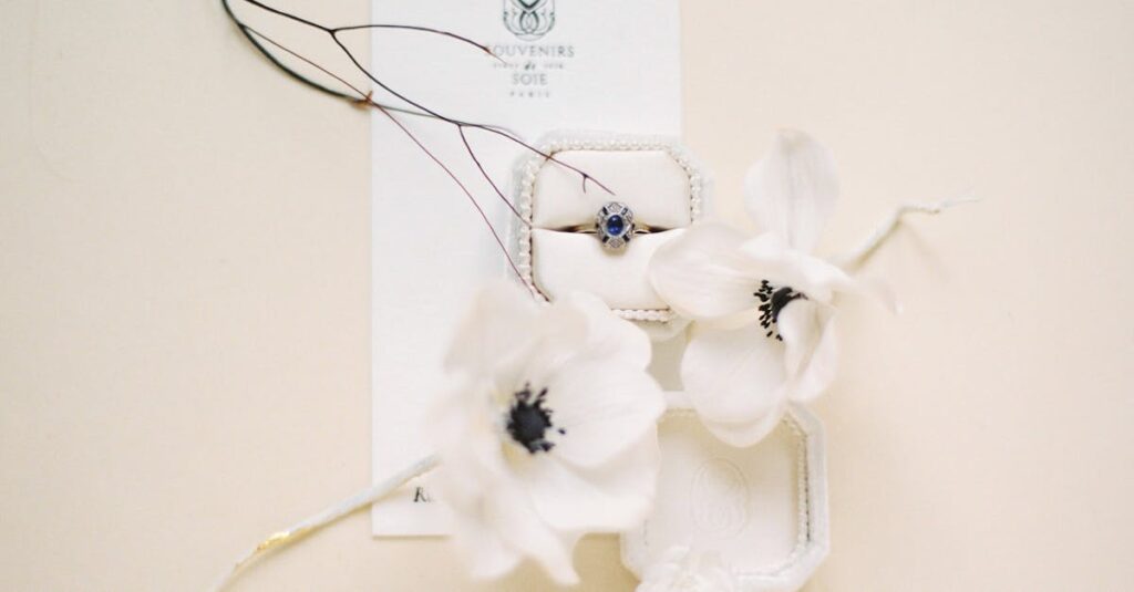 découvrez notre magnifique collection de bagues de fiançailles en saphir, alliant élégance et éclat. chaque pièce est conçue avec soin pour symboliser votre amour éternel. trouvez la bague parfaite pour faire briller vos moments précieux.