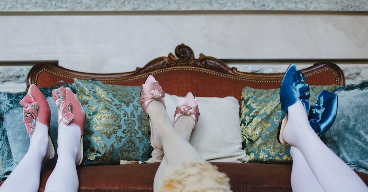 découvrez notre sélection de chaussures de mariage bleues, élégantes et raffinées, pour sublimer votre tenue de mariée avec une touche d'originalité et de glamour le jour j.