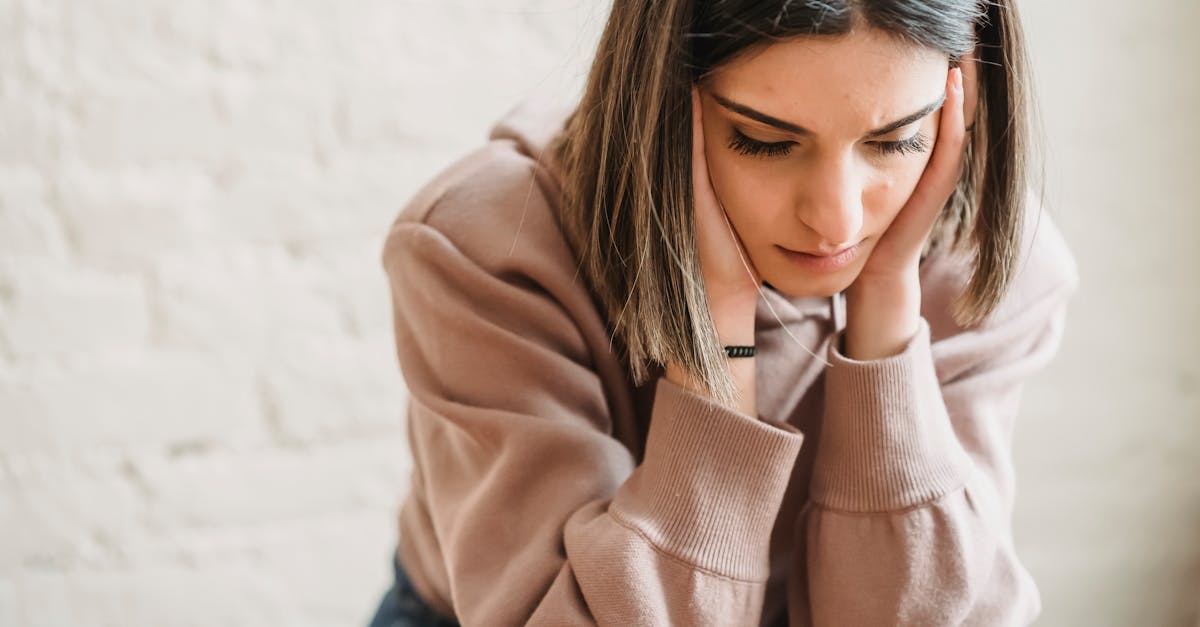 découvrez comment une mariée exprime sa frustration lors des préparatifs du mariage et trouvez des conseils pour surmonter le stress de cette journée inoubliable.