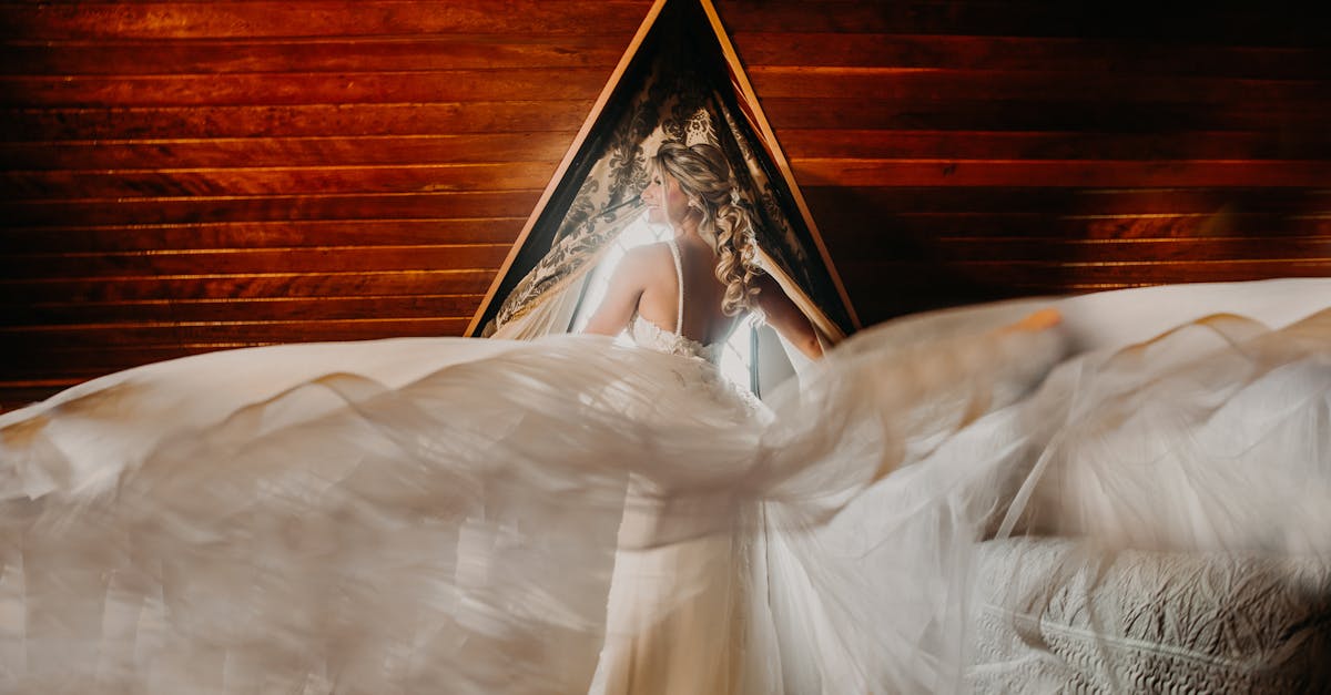 découvrez des idées féériques et des inspirations magiques pour organiser un mariage de princesse disney, du décor aux robes, pour vivre un conte de fées inoubliable.