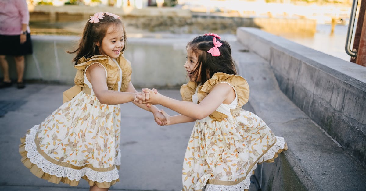 découvrez notre collection de robes fleuries élégantes et tendances, parfaites pour toutes les occasions. styles incontournables, tissus légers et imprimés floraux pour un look féminin et raffiné.