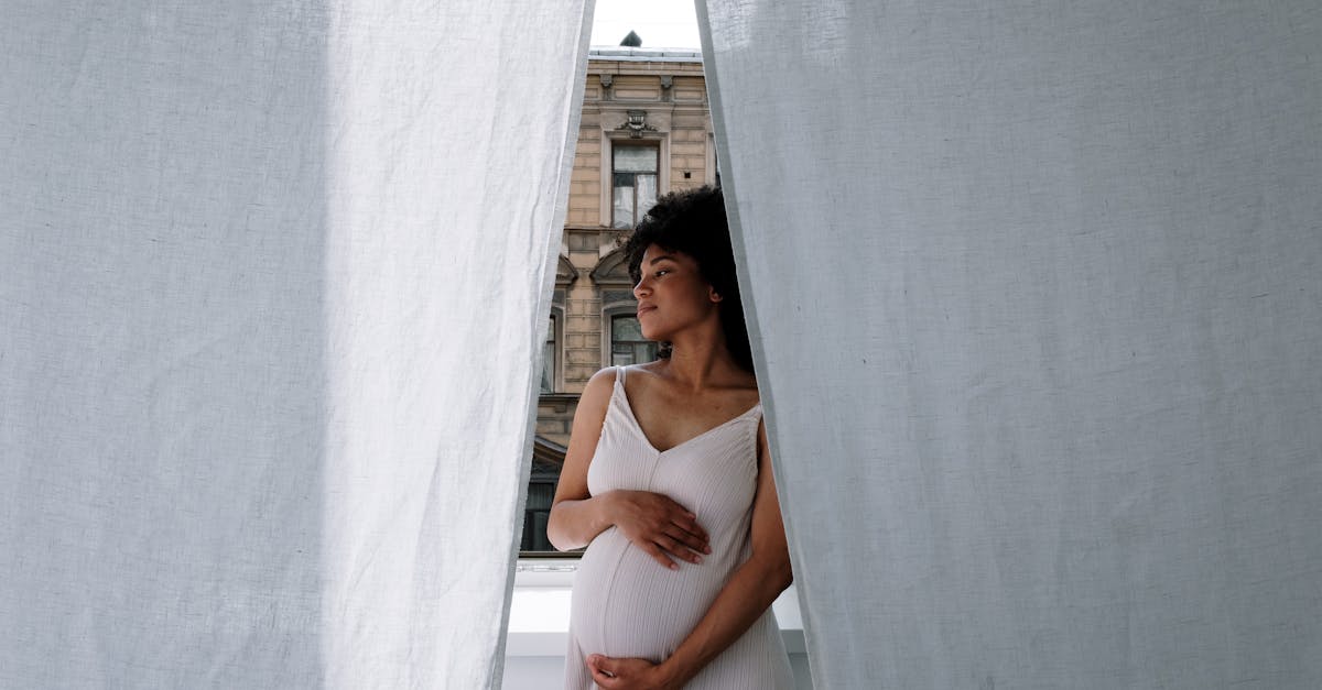 découvrez notre collection de robes de maternité élégantes et confortables, parfaites pour toutes les occasions. alliez style et bien-être pendant votre grossesse avec nos modèles tendance adaptés à chaque future maman.