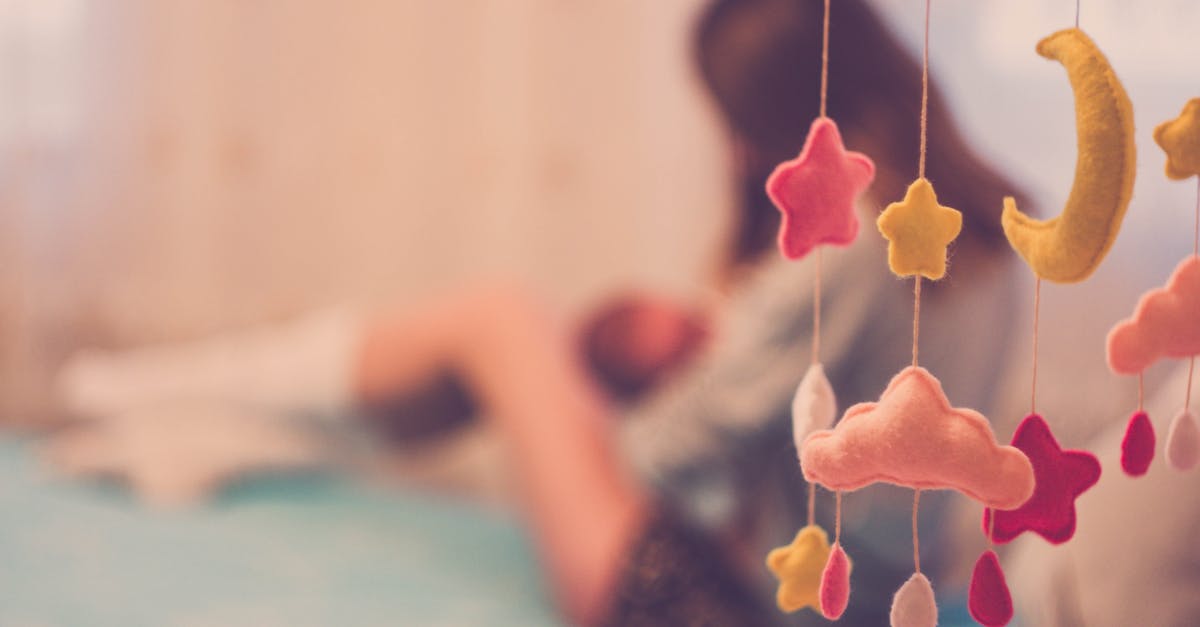 découvrez le rôle unique d'une mère, son amour inconditionnel et son importance essentielle dans la famille et la société. explorez les multiples facettes de la maternité.