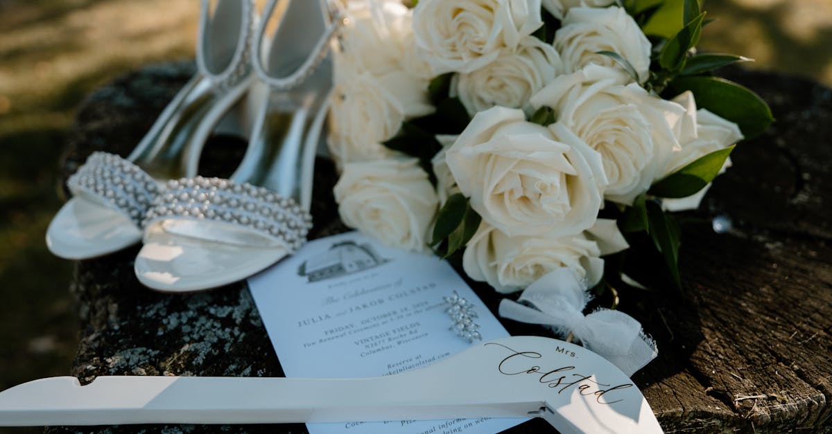 découvrez notre sélection de chaussures de mariage pour l'extérieur, alliant élégance, confort et praticité pour le grand jour. trouvez la paire idéale pour marcher dans l'herbe ou sur le sable en toute confiance.