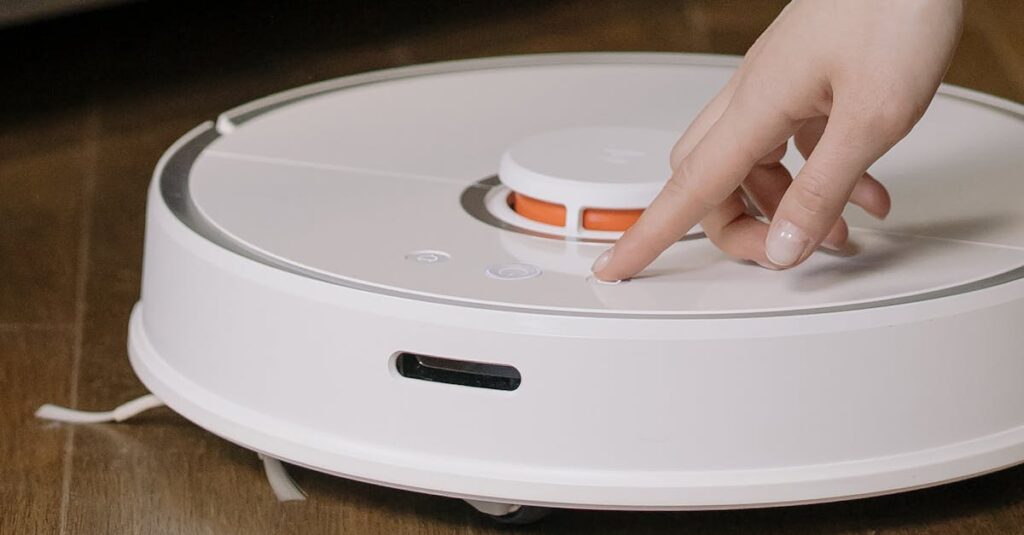 découvrez roborock, la marque spécialisée dans les aspirateurs robots intelligents, puissants et faciles à utiliser pour un nettoyage impeccable de votre maison. offrez-vous une solution innovante pour un intérieur toujours propre, sans effort.
