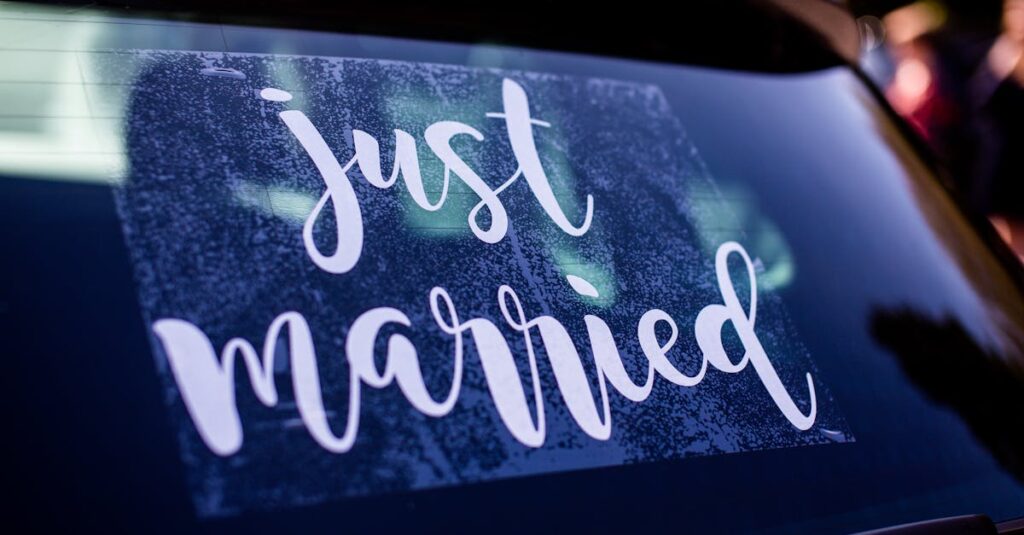 annoncez votre grand jour avec style ! découvrez nos modèles d'annonces de mariage qui capturent l'essence de votre amour et partagent la joie de votre union avec vos proches. personnalisez chaque détail pour un message unique et mémorable.
