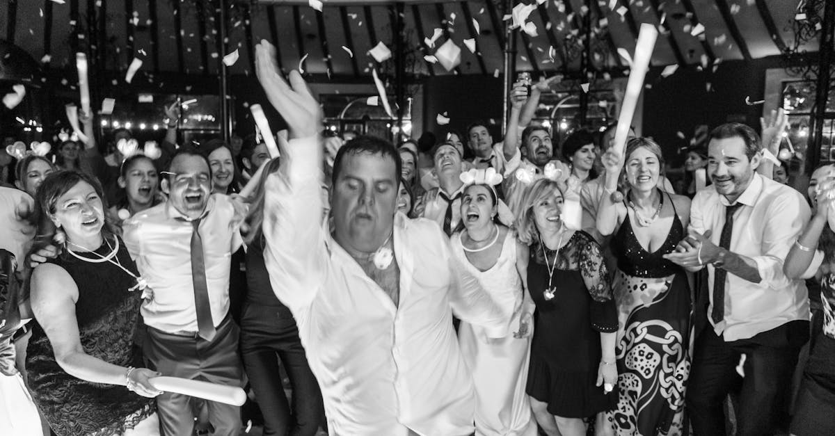 découvrez la musique parfaite pour votre mariage avec notre sélection de morceaux romantique et entraînants. créez une atmosphère inoubliable pour votre grand jour grâce à notre guide musical complet.