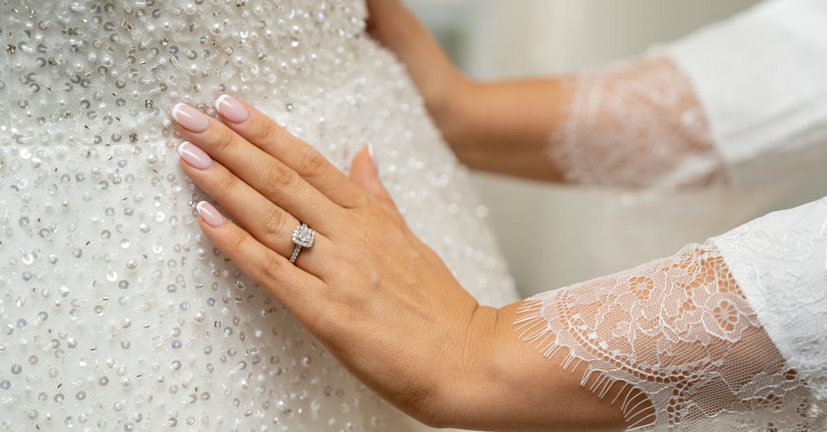 découvrez nos conseils pratiques pour choisir la bague de mariage parfaite. des styles aux matériaux, en passant par le budget, trouvez les astuces essentielles pour faire de votre choix un moment inoubliable.