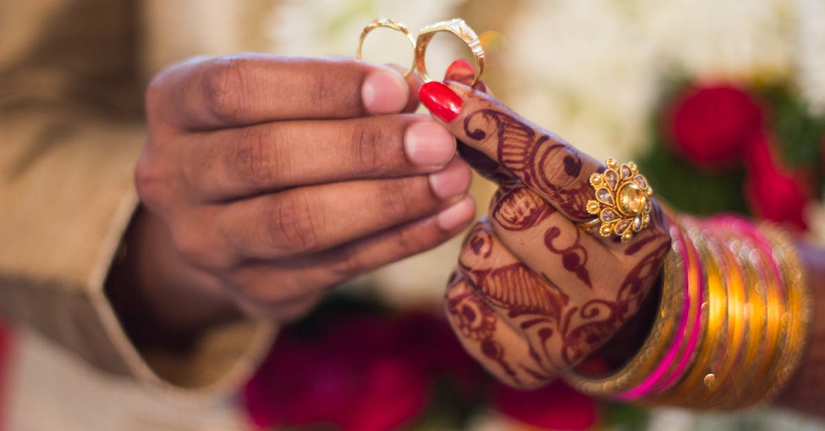 découvrez notre collection de bagues de mariage, alliant élégance et style. trouvez la bague parfaite pour immortaliser ce jour unique et symboliser votre amour éternel.