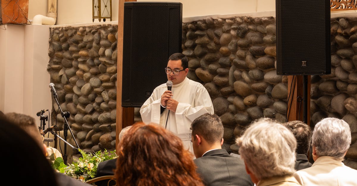 découvrez des idées, conseils et exemples pour réussir vos discours de mariage. inspirez-vous de modèles adaptés pour témoins, parents et amis afin de marquer ce jour unique avec une prise de parole mémorable et émouvante.
