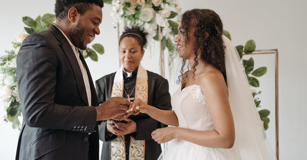 découvrez des exemples de vœux de mariage sincères et inspirants pour exprimer vos sentiments uniques lors de votre cérémonie. inspirez-vous pour écrire des paroles touchantes qui marqueront ce moment inoubliable.