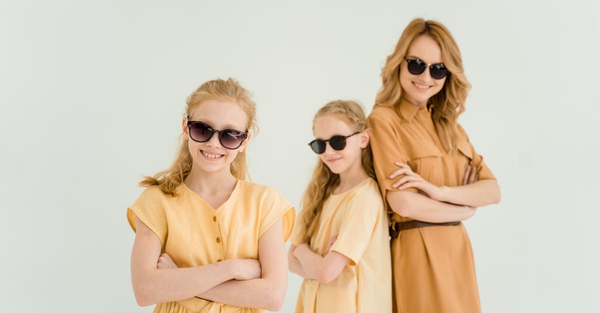 découvrez notre collection de robes jaunes, parfaites pour toutes les occasions. des styles élégants aux modèles décontractés, notre sélection met en valeur la couleur lumineuse et vibrante du jaune. trouvez la robe qui illuminera votre garde-robe et fera ressortir votre personnalité.