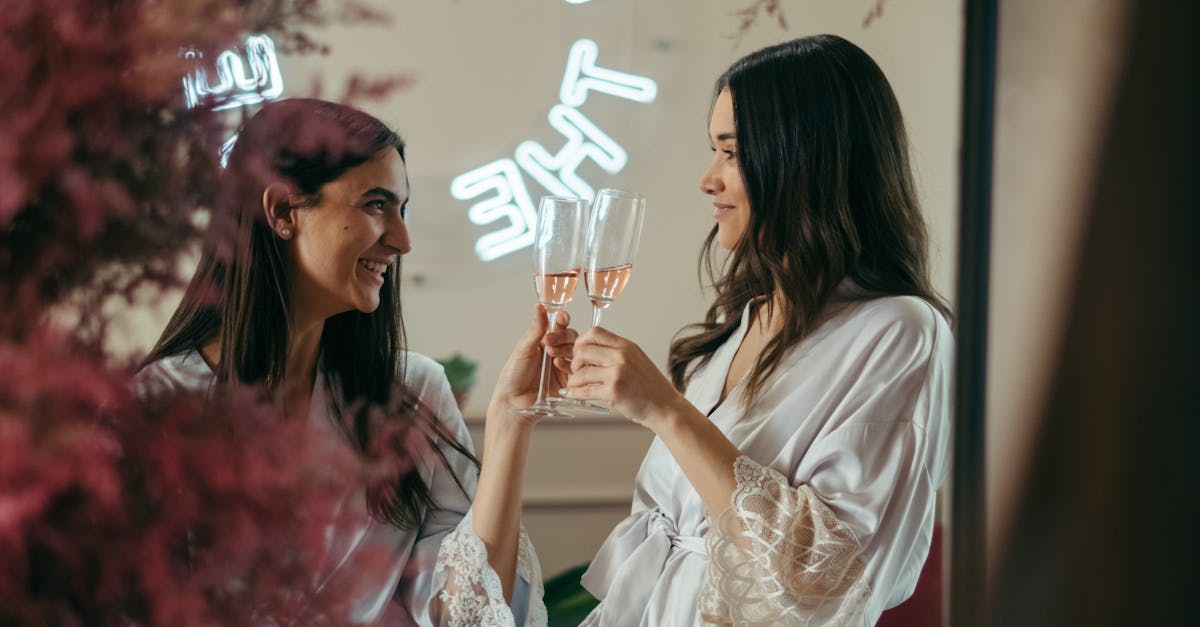 découvrez toutes les idées, conseils et astuces pour organiser une bachelorette inoubliable : activités originales, jeux amusants, décoration tendance et inspirations pour célébrer la future mariée avec style !