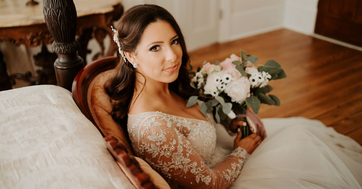 découvrez la robe de mariée idéale pour le plus beau jour de votre vie : styles élégants, tissus raffinés et coupes modernes pour sublimer votre silhouette. trouvez l’inspiration parfaite pour un mariage inoubliable.