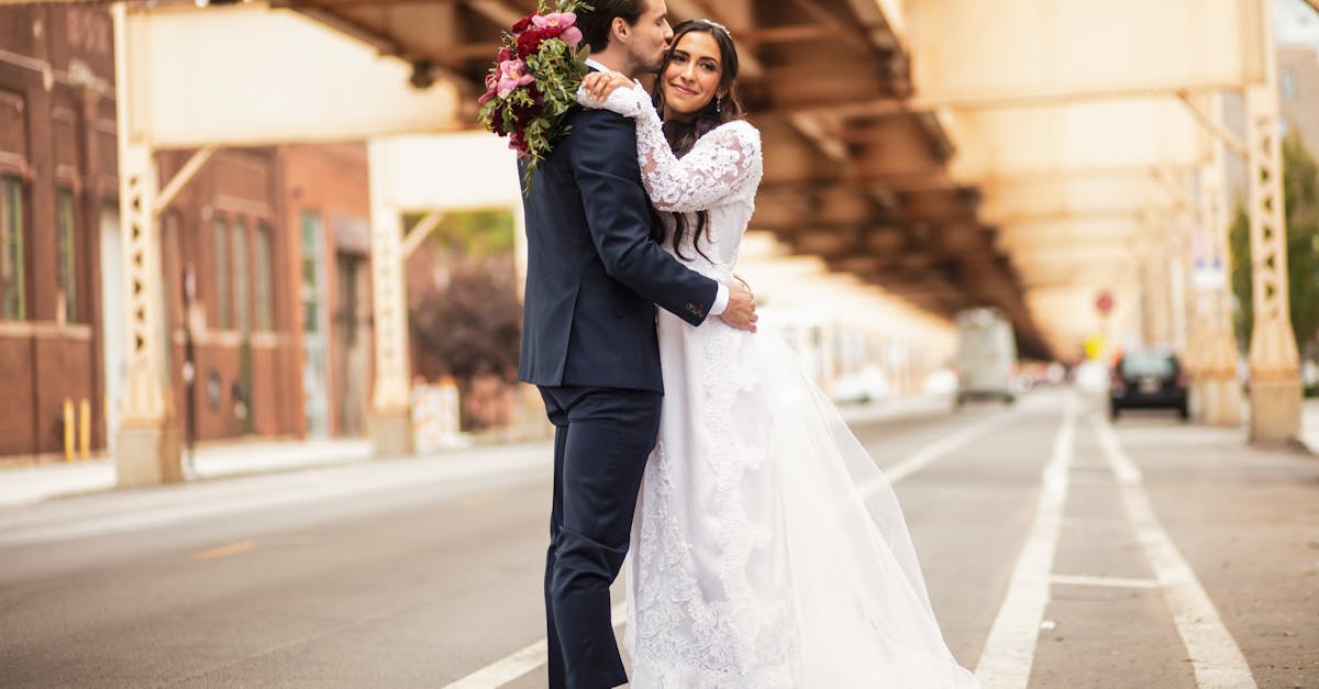 découvrez notre sélection de robes de mariée élégantes pour sublimer le jour de votre mariage. trouvez la tenue parfaite, adaptée à tous les styles et budgets, pour un moment inoubliable.