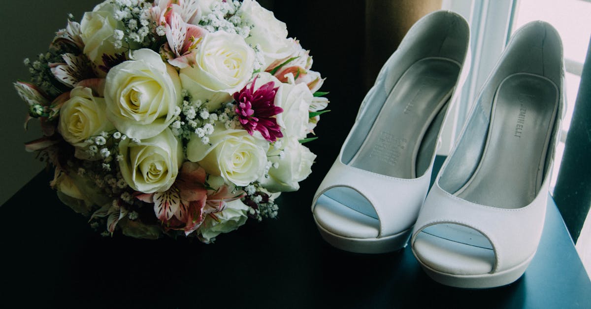 découvrez une sélection raffinée de cadeaux pour la mariée : des idées uniques et élégantes pour célébrer ce jour exceptionnel et chérir des souvenirs inoubliables.
