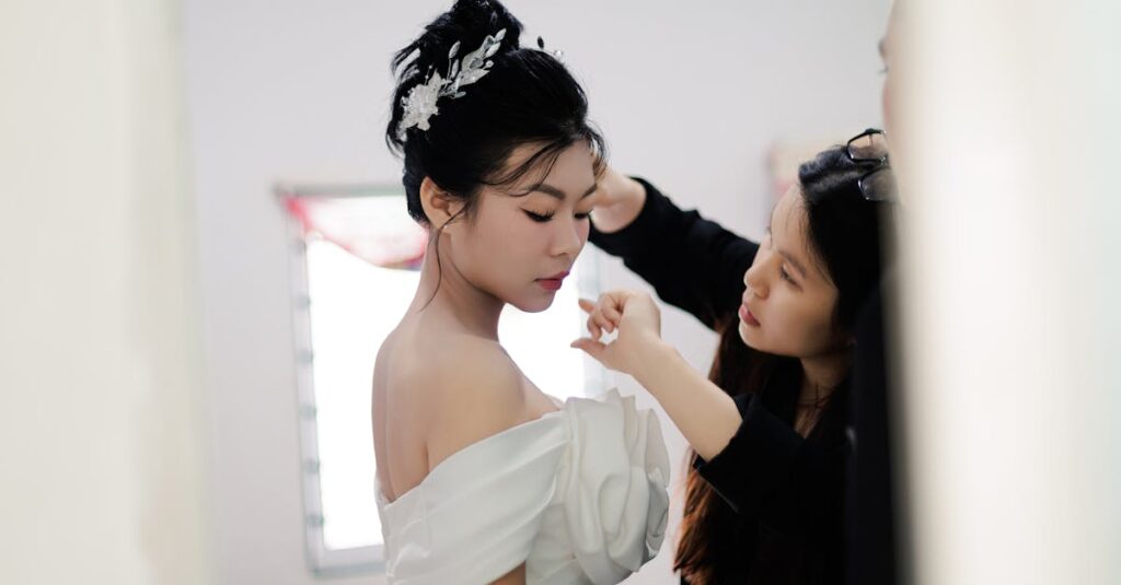 découvrez notre collection élégante de châles de mariée, parfaits pour sublimer votre tenue le jour du mariage. doux, raffinés et intemporels, nos châles apportent confort et style à chaque mariée.