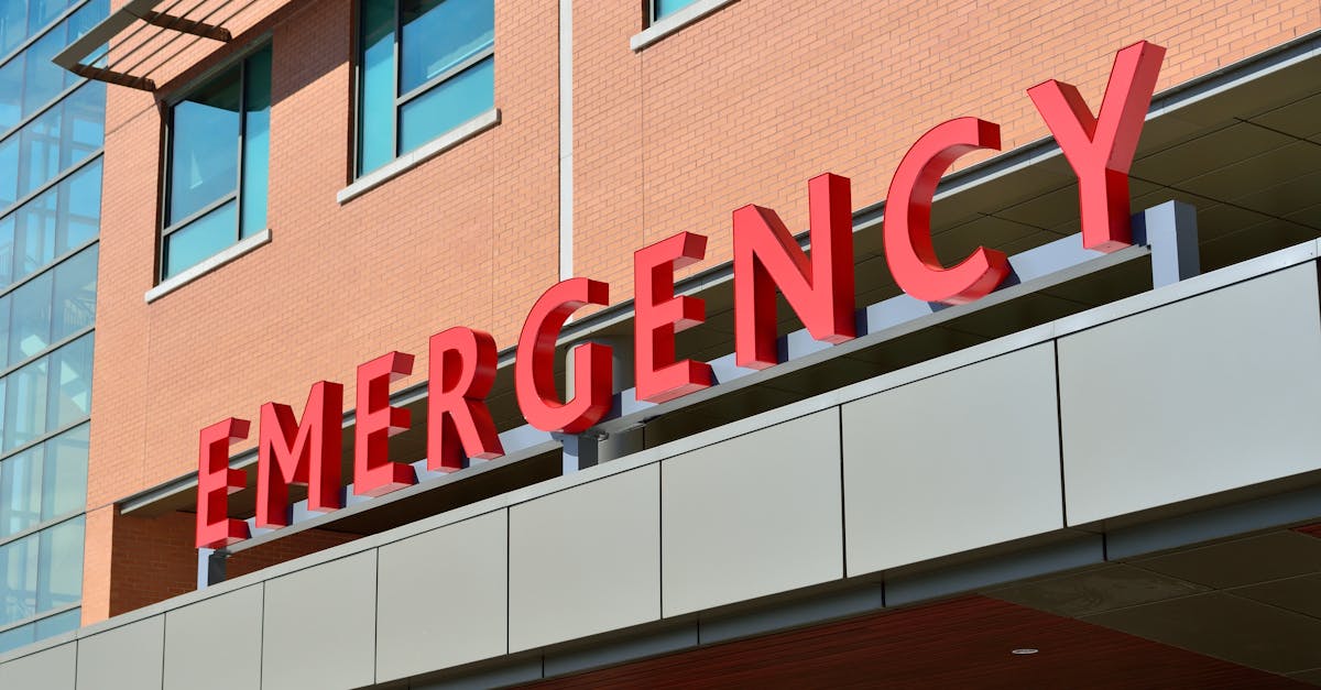 découvrez tout ce qu'il faut savoir sur la césarienne en urgence : indications, déroulement et prise en charge pour la sécurité de la mère et du bébé.