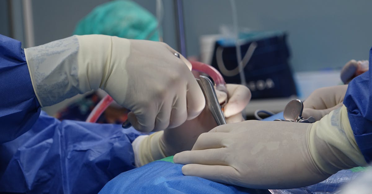découvrez tout ce qu'il faut savoir sur l’anesthésie péridurale : fonctionnement, indications, avantages, risques et conseils pour une expérience sereine lors de l’accouchement ou d’une intervention chirurgicale.