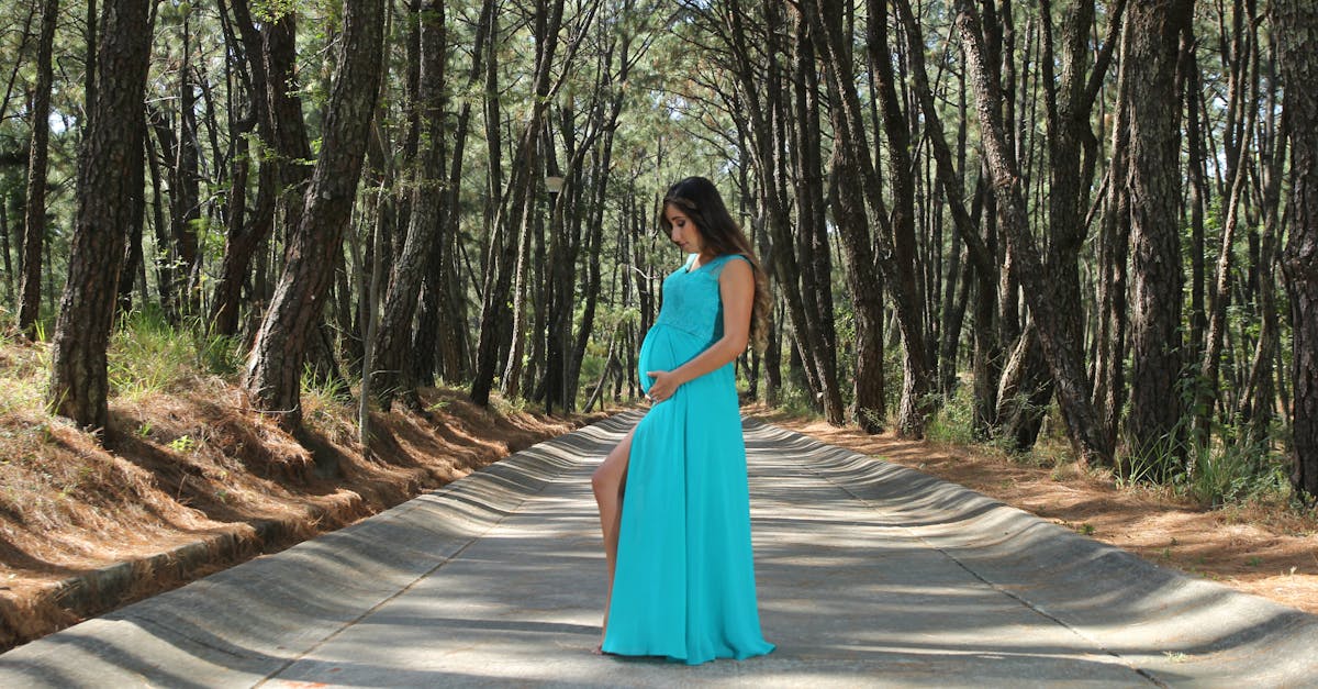 découvrez notre sélection de vêtements de maternité confortables et élégants pour accompagner chaque future maman durant sa grossesse. styles tendance, tissus doux et coupes adaptées pour mettre en valeur votre silhouette.