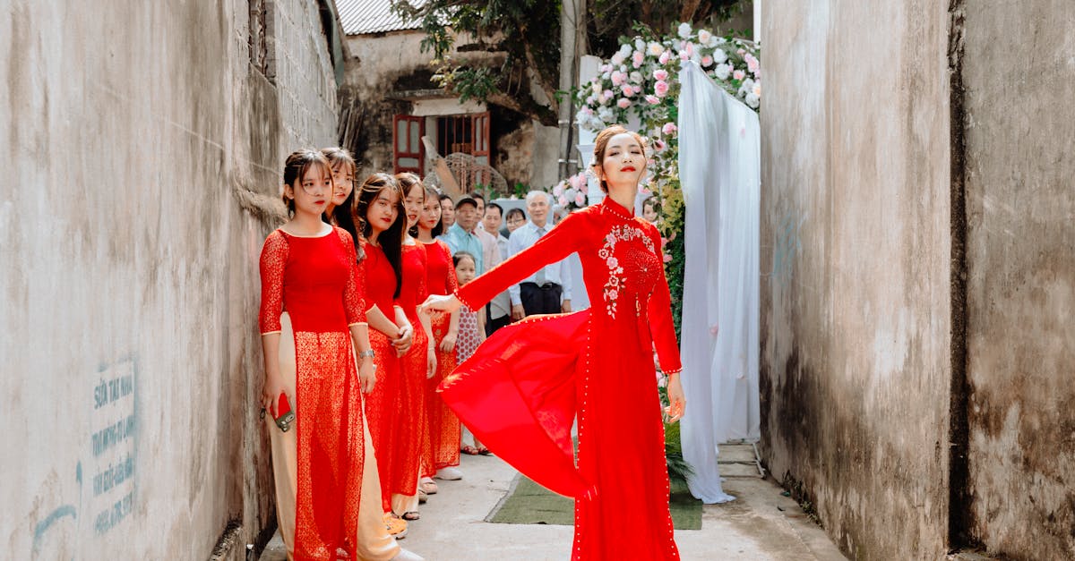 découvrez tout sur la procession de mariage : traditions, organisation et conseils pour un cortège nuptial réussi, afin de rendre votre cérémonie inoubliable.