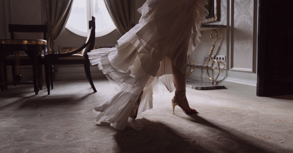 découvrez notre lingerie gainante spéciale mariage pour sublimer votre silhouette le jour j. offrez-vous un confort inégalé et une tenue parfaite sous votre robe de mariée grâce à notre sélection de shapewear élégant et discret.