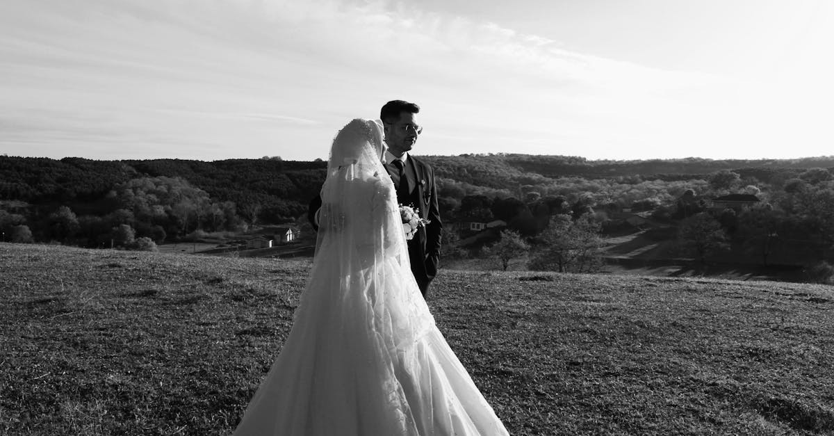 découvrez notre collection de robes de mariée country, alliant élégance et simplicité pour un mariage champêtre inoubliable. trouvez la robe idéale pour sublimer votre style bohème et naturel.