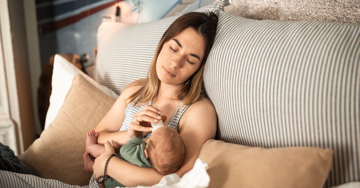 découvrez ce qu'est le déni de grossesse : un phénomène médical rare où une femme ne prend pas conscience de sa grossesse, parfois jusqu'à l'accouchement. symptômes, causes et accompagnement.