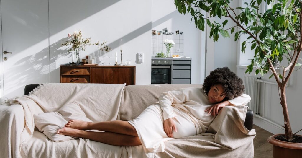 découvrez tout ce qu'il faut savoir sur le congé maternité : conditions d'obtention, durée, démarches administratives et conseils pour bien préparer votre absence pendant la grossesse et après l'accouchement.