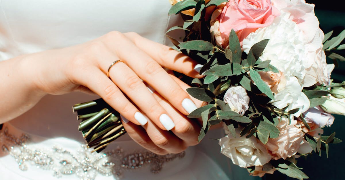 découvrez nos idées et conseils pour choisir le bouquet de mariée parfait. inspirations, fleurs tendance et astuces pour un bouquet de mariage élégant et unique.