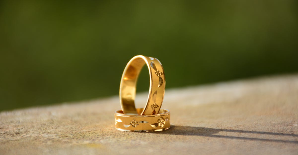 découvrez notre collection de bagues de mariage élégantes et intemporelles, parfaites pour célébrer votre amour. trouvez l’anneau idéal pour votre union et vivez un moment inoubliable.