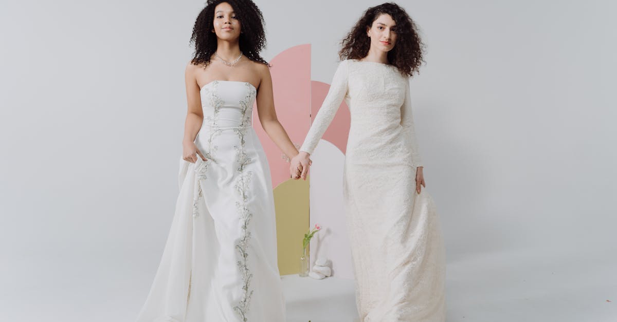 découvrez notre collection de robes de mariée abordables alliant élégance et qualité, parfaites pour un mariage de rêve sans se ruiner.