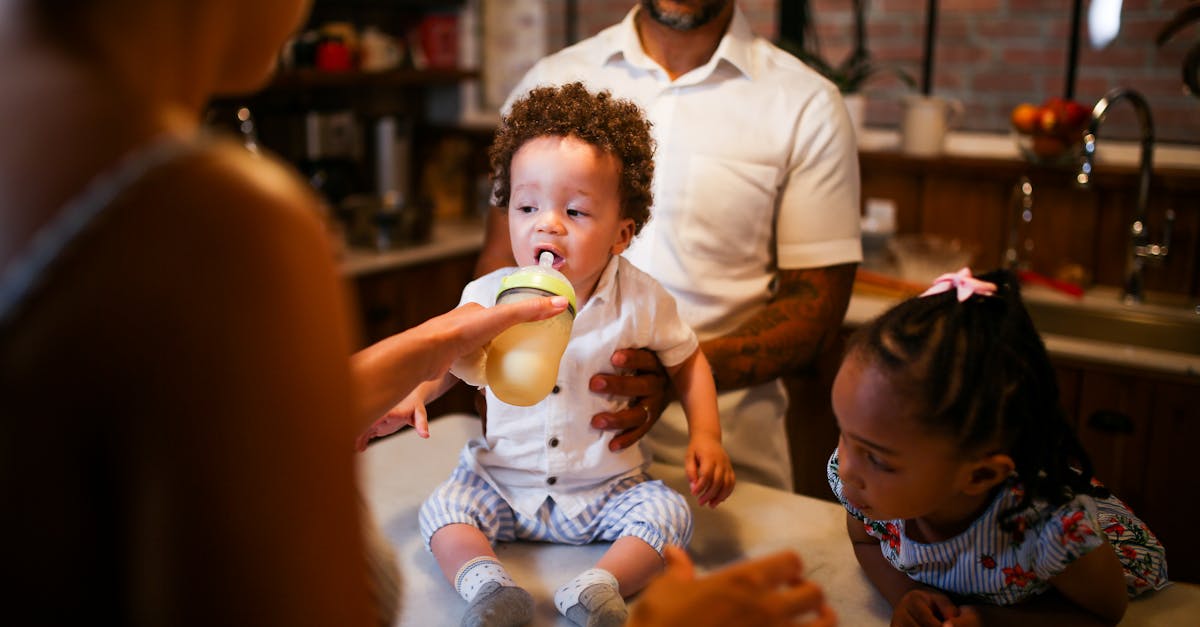 découvrez nos astuces pratiques pour organiser les biberons de bébé et optimiser l'espace dans votre cuisine. gagnez du temps et gardez tout à portée de main grâce à des solutions simples d'organisation pour biberons !