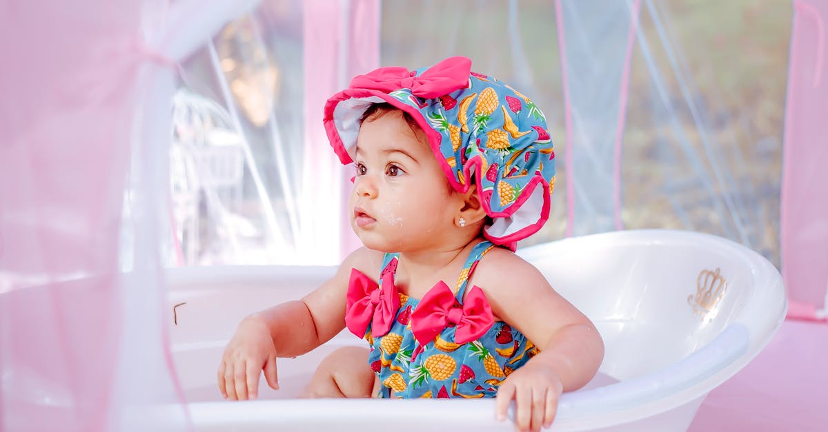 découvrez notre sélection de modèles de canopées pour bébé, alliant sécurité, confort et design élégant pour protéger et apaiser votre tout-petit.