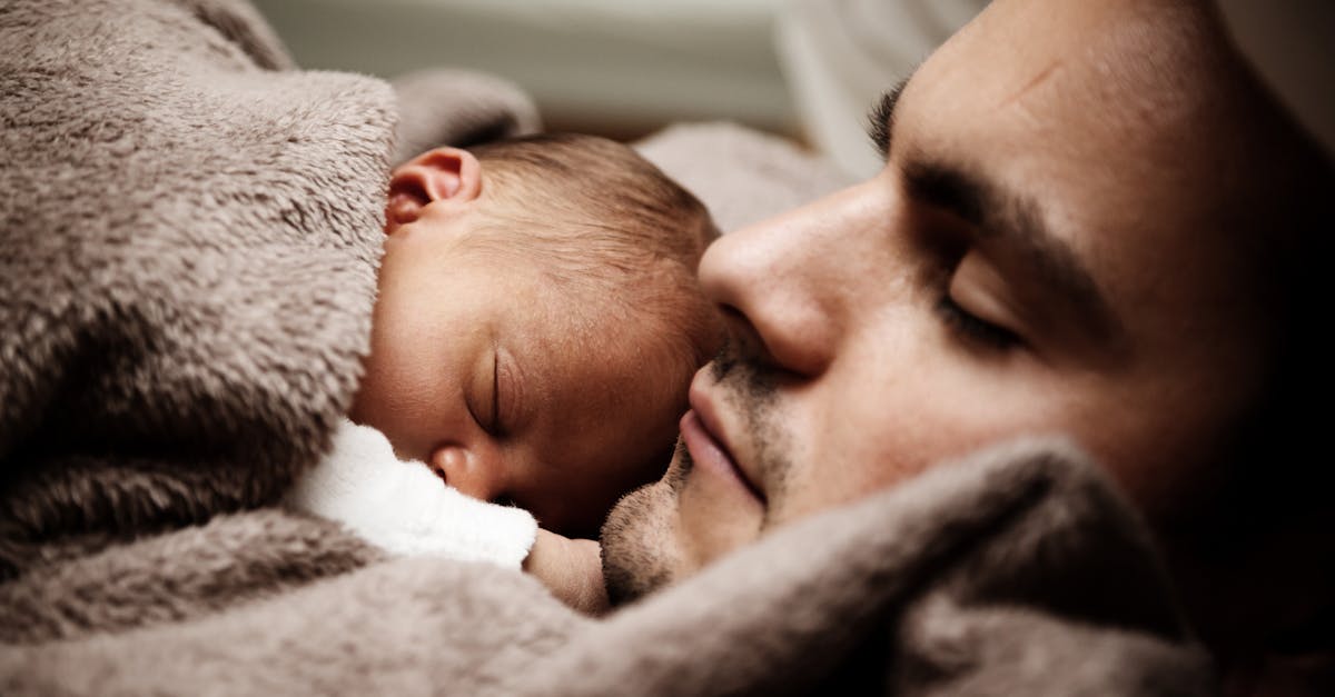 conseils et astuces pour aider votre bébé à bien dormir, favoriser un sommeil paisible et instaurer une routine adaptée.