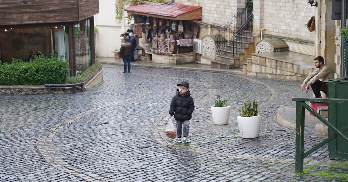 découvrez notre élégante bride's bag, l'accessoire parfait pour compléter la tenue de la mariée avec style et praticité lors de son grand jour.