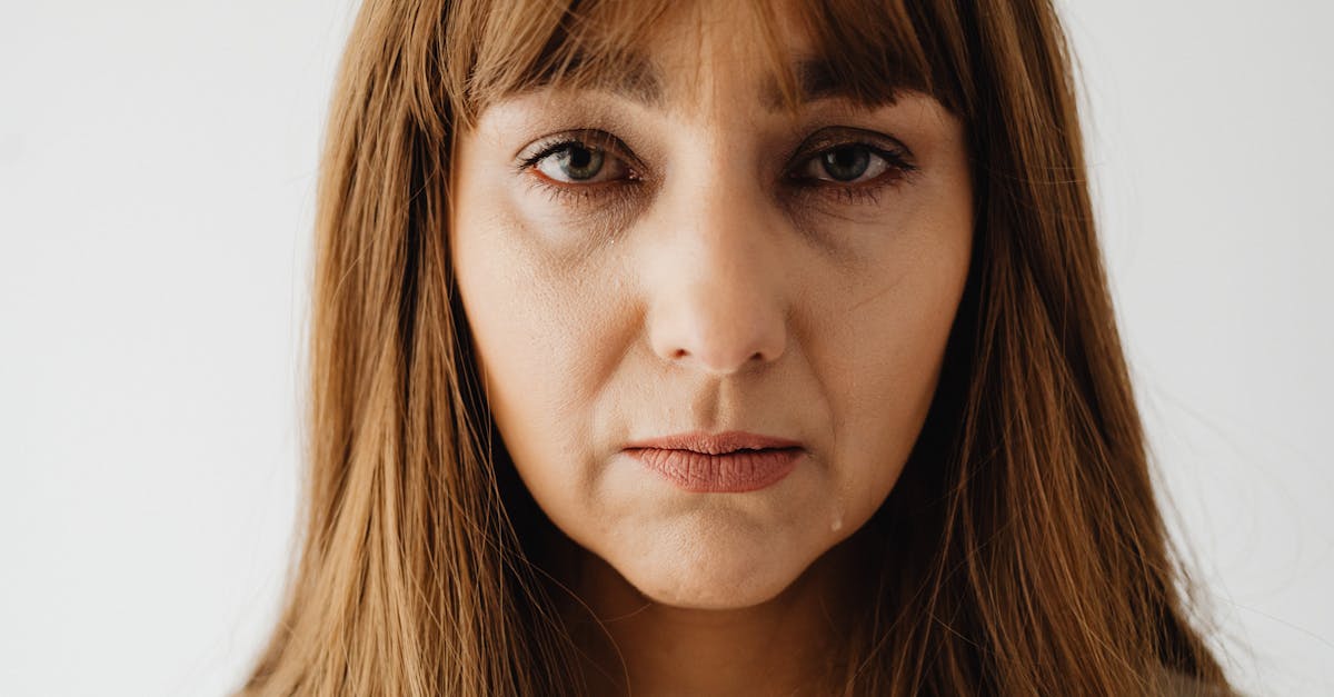 découvrez ce qu'est une déchirure durale, ses causes, symptômes et traitements pour mieux comprendre cette blessure de la membrane entourant la moelle épinière.