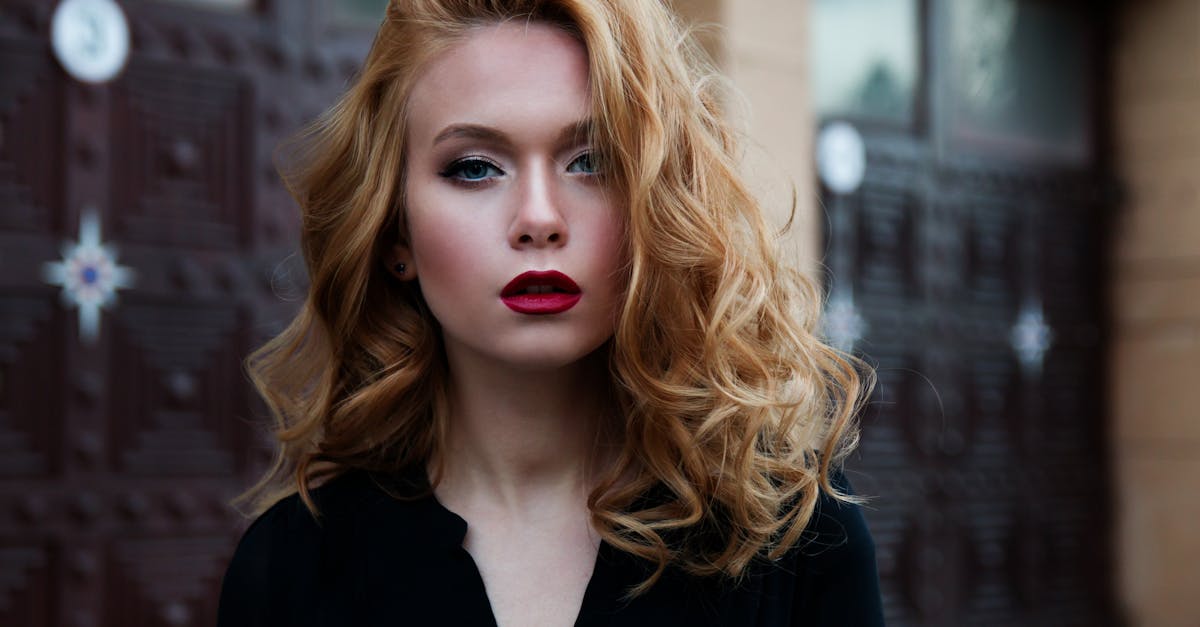 découvrez les dernières tendances en matière de coiffures, des idées inspirantes pour tous les types de cheveux et des conseils pour entretenir et styliser votre look au quotidien.