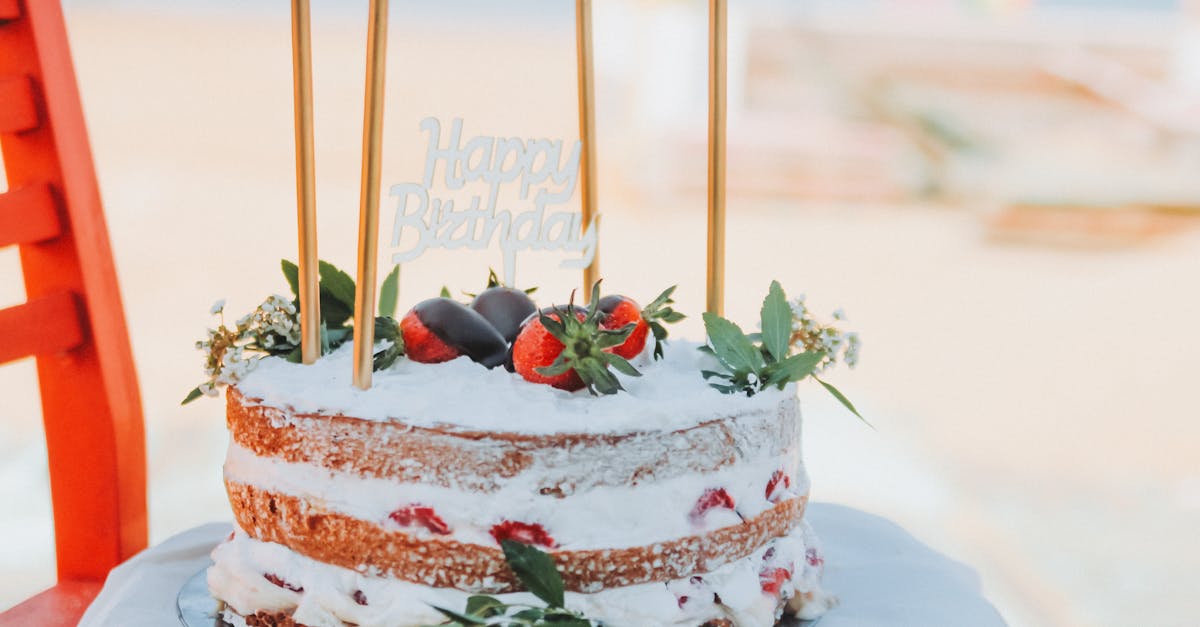 découvrez notre recette délicieuse de naked cake, un gâteau élégant aux couches visibles de crème et de génoise pour une touche naturelle et gourmande.