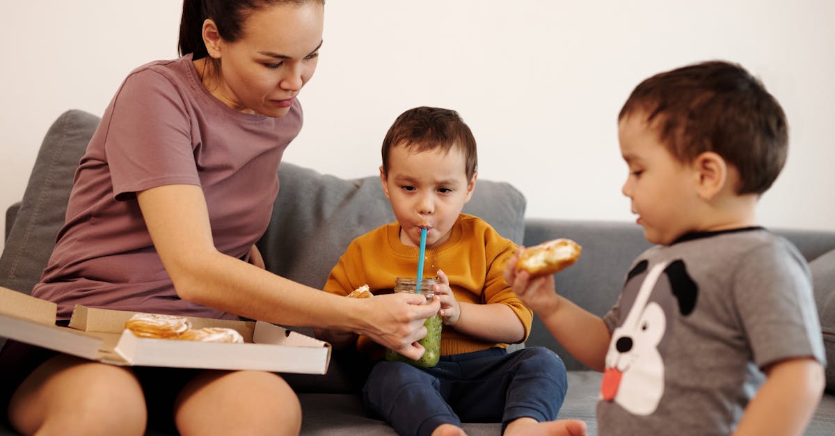 découvrez les joies et les défis de la maternité de jumeaux avec conseils, témoignages et astuces pour accompagner cette aventure unique.