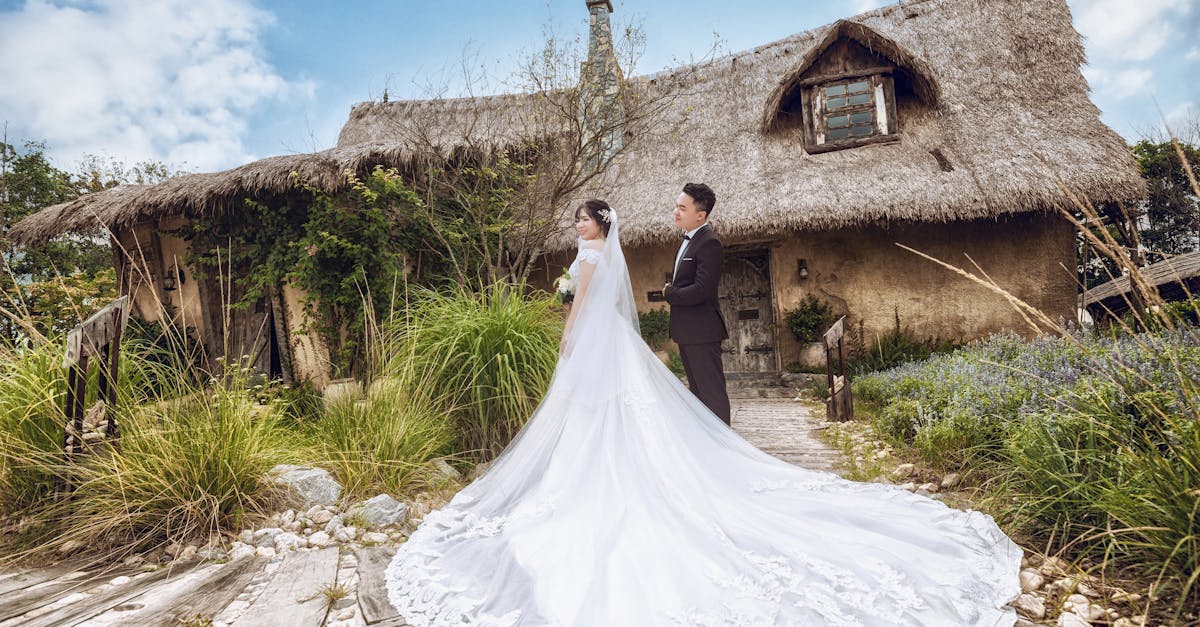 découvrez notre magnifique collection de robes de mariée, alliant élégance, confort et styles variés pour sublimer le plus beau jour de votre vie.