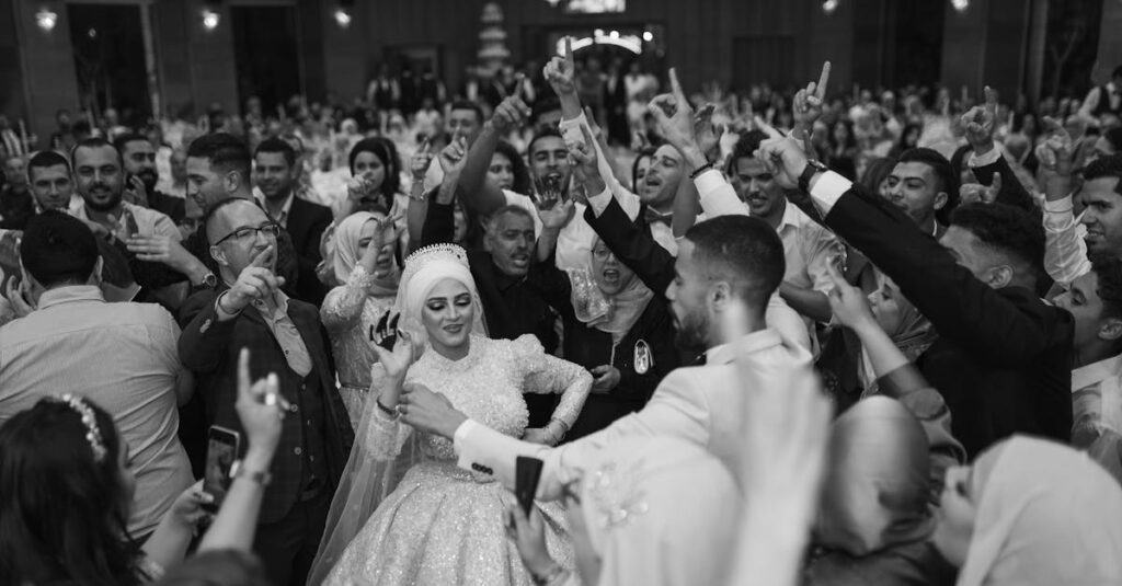 Une note ensoleillée pour l’animation de mariage : découvrez ‘Un Rayo Del Sol découvrez des idées et services d'animation pour rendre votre réception de mariage inoubliable et divertir vos invités tout au long de la journée.