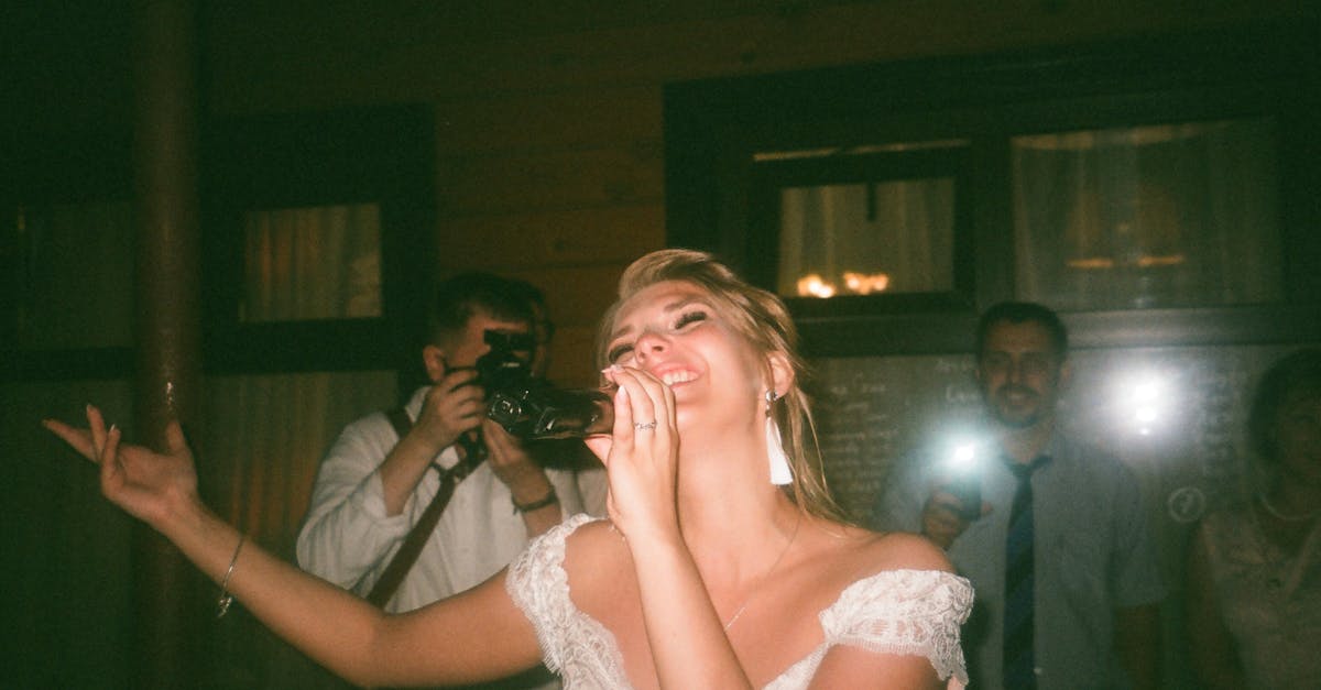 découvrez des animations de mariage uniques et inoubliables pour rendre votre journée spéciale encore plus magique. musique, spectacles et divertissements adaptés à tous vos invités.