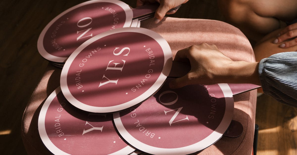 découvrez nos conseils et astuces pour une organisation de mariage réussie, du choix du lieu à la coordination du jour j.