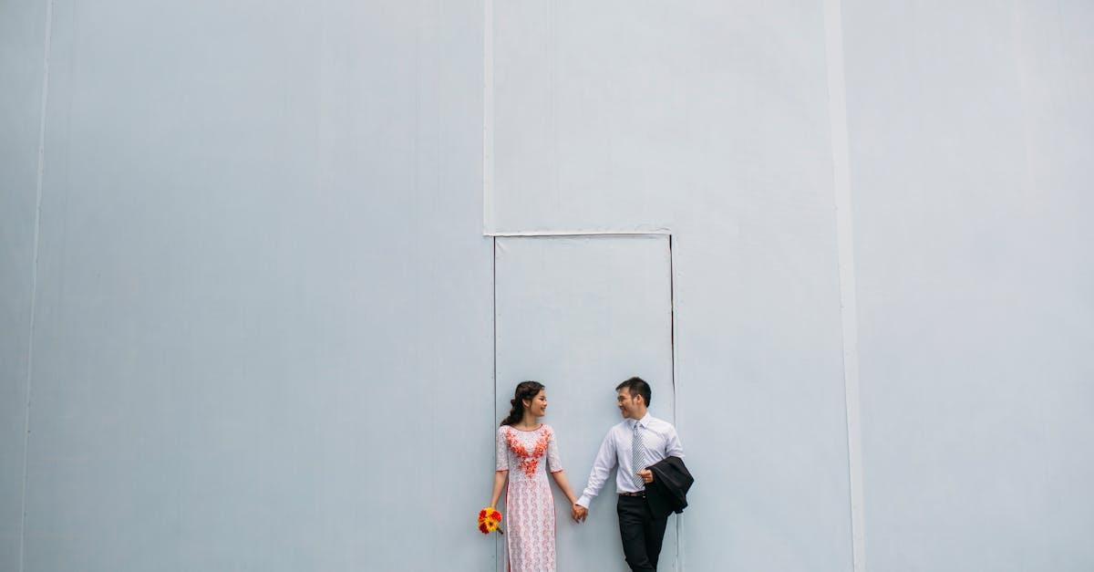 découvrez comment organiser votre budget de mariage efficacement pour une journée inoubliable sans dépasser vos limites financières.